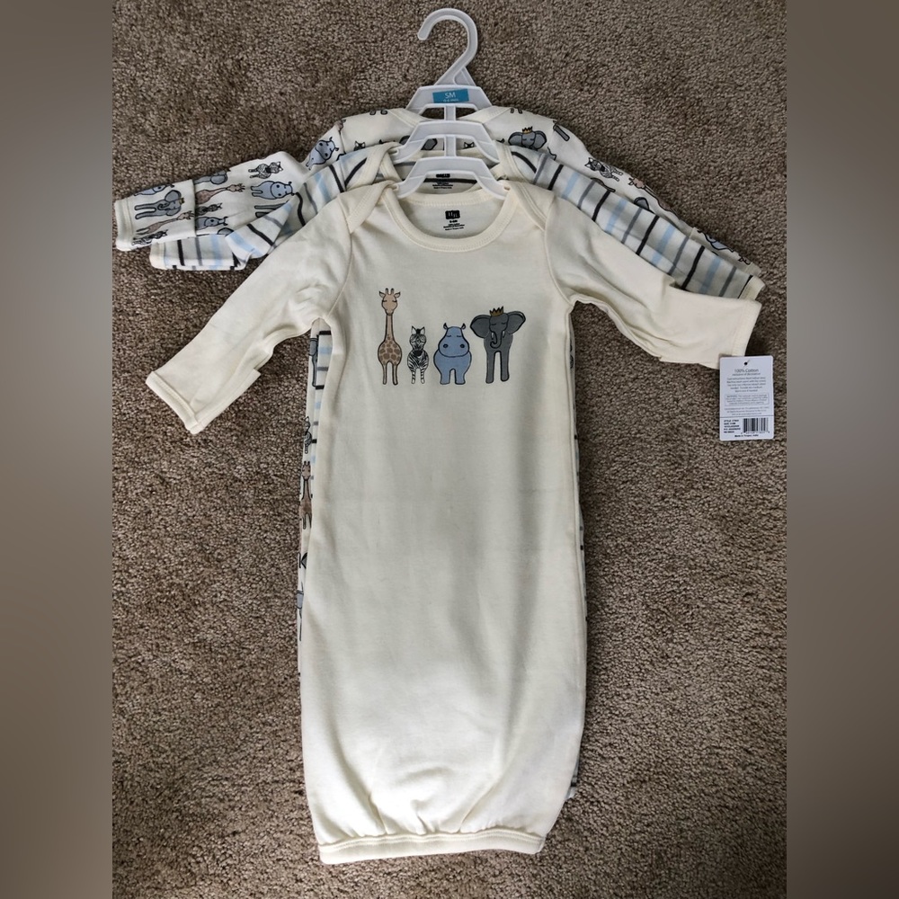 NWT Hudson Baby Gowns 3 pack
